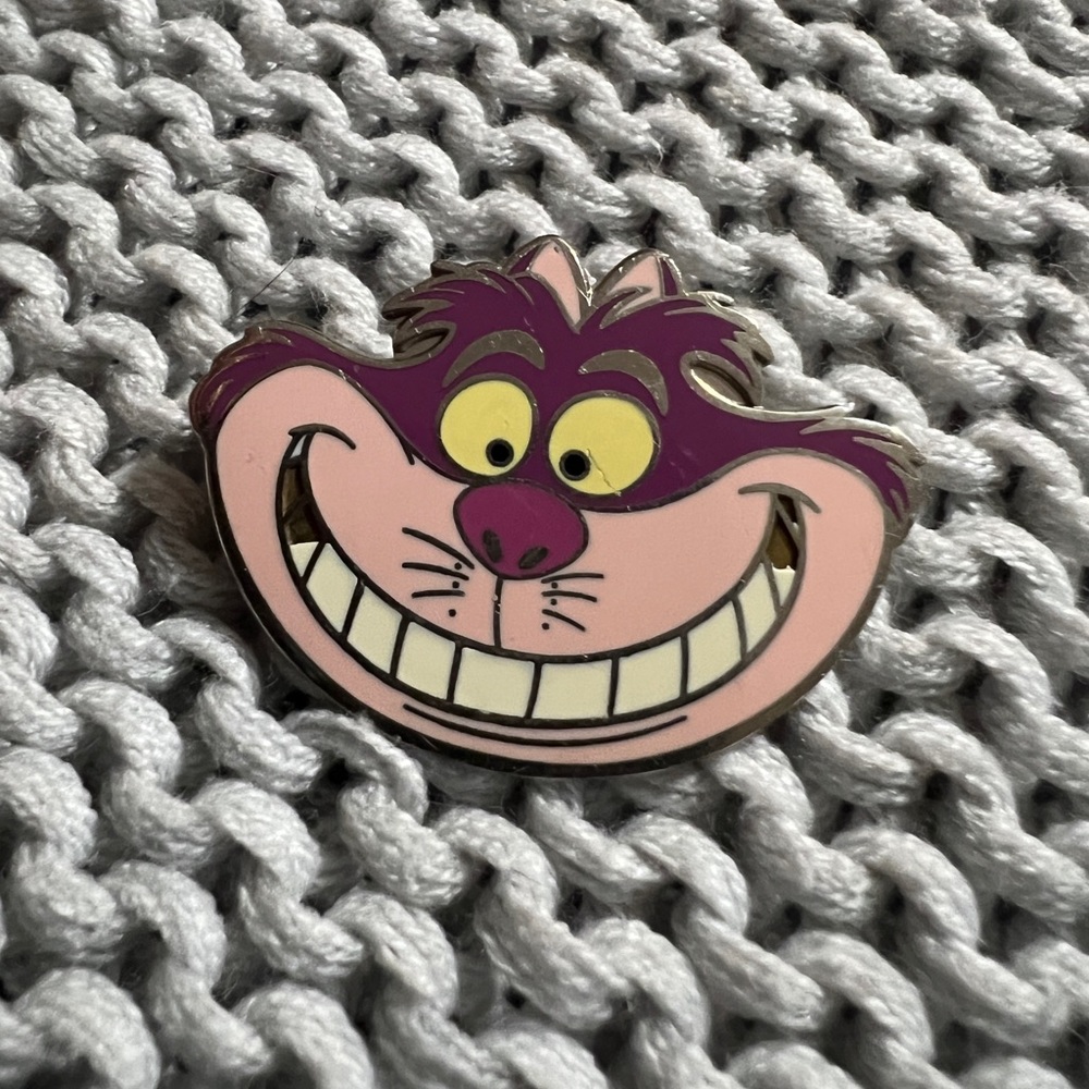 Cheshire cat disney pin